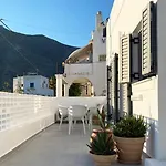Marton Περίσσα