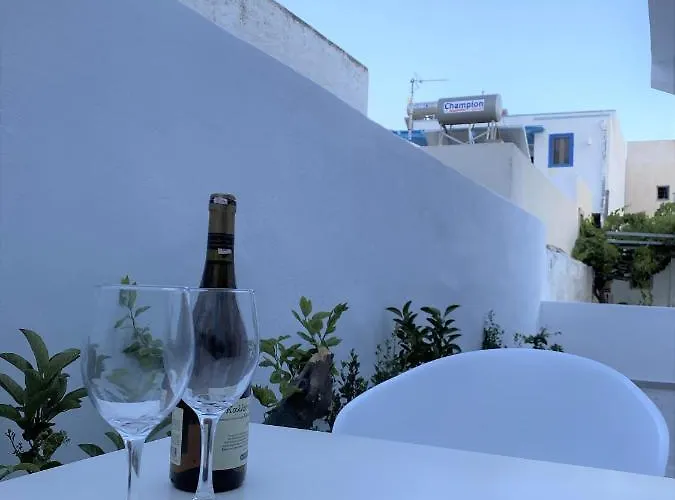 Marton * Perissa (Santorini)