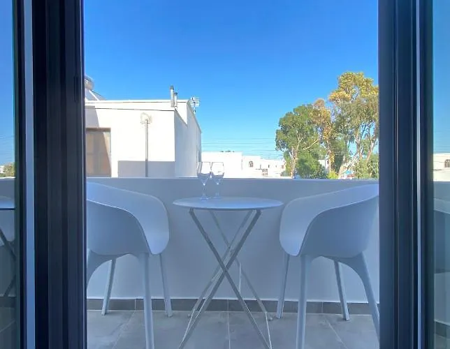 Marton Apartament Perissa (Santorini)