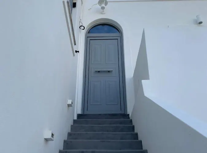 Marton * Perissa (Santorini)