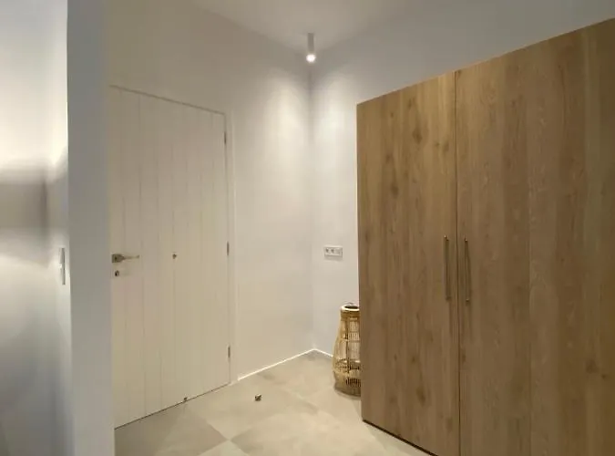 Marton Apartament Perissa (Santorini)