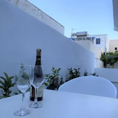 Marton * Perissa (Santorini)