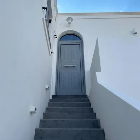 Marton * Perissa (Santorini)